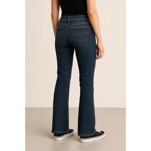 🛍️ Max Studio Dark Wash Bootcut Jeans – Women’s Size 10